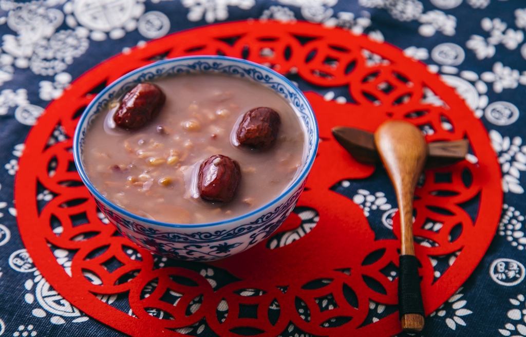 Semangkuk bubur Laba. (Foto fail)