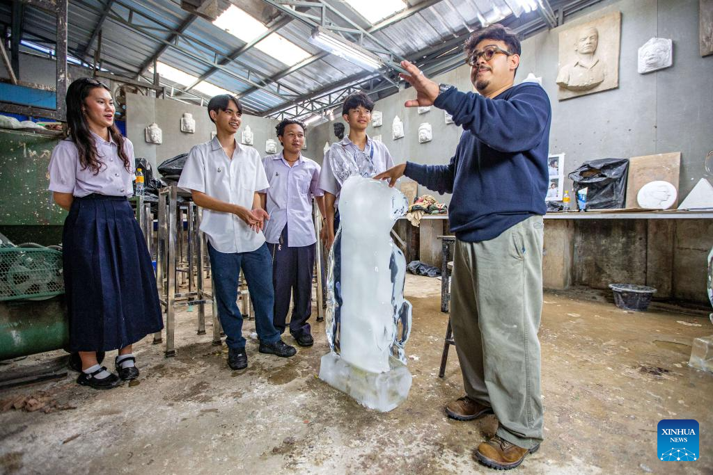 Pelajar Thailand Ukir Kemenangan dalam Kedinginan Harbin