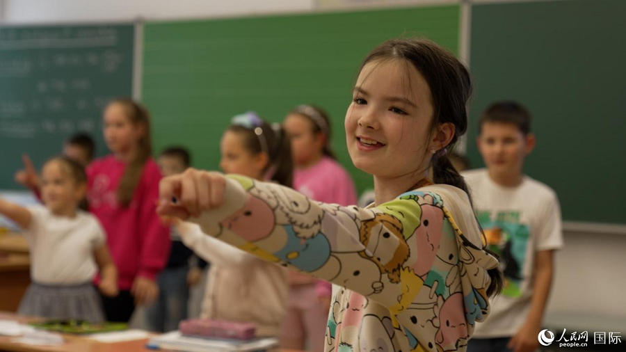 Terokai Sekolah Dwibahasa Hungary-Mandarin di Budapest